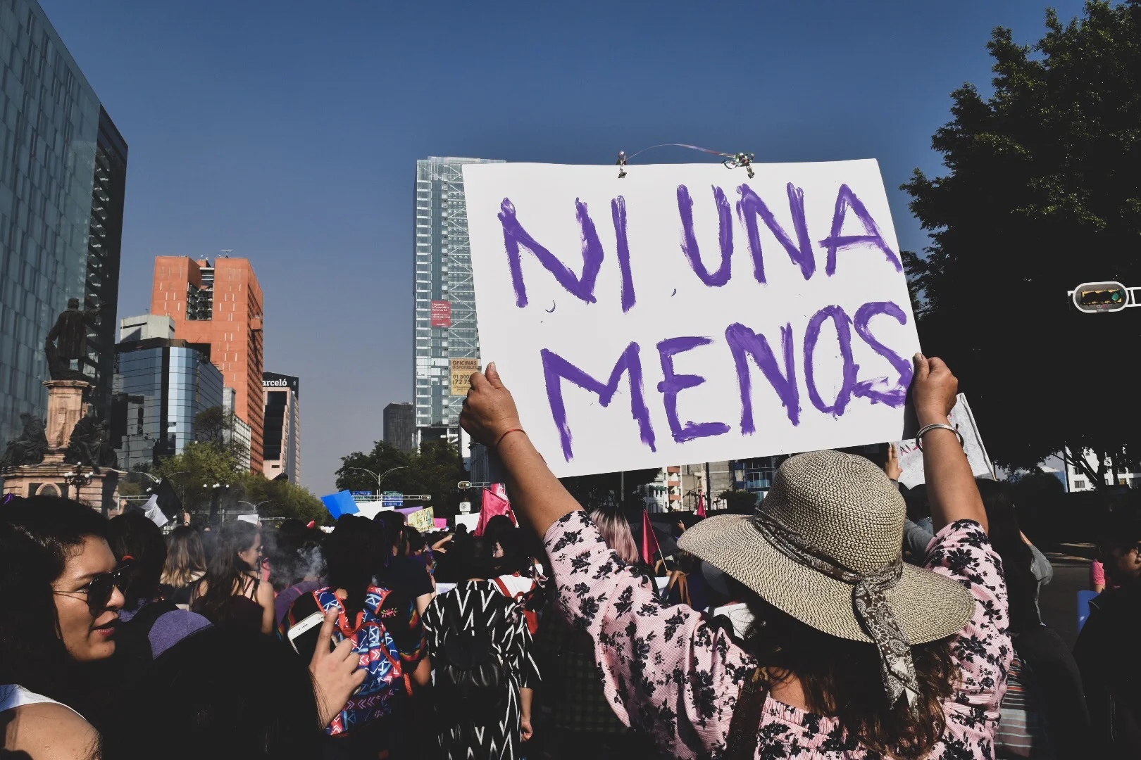 “¡Mujer escucha: esta es tu lucha!”