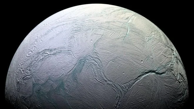 Encelado. Foto por: NASA