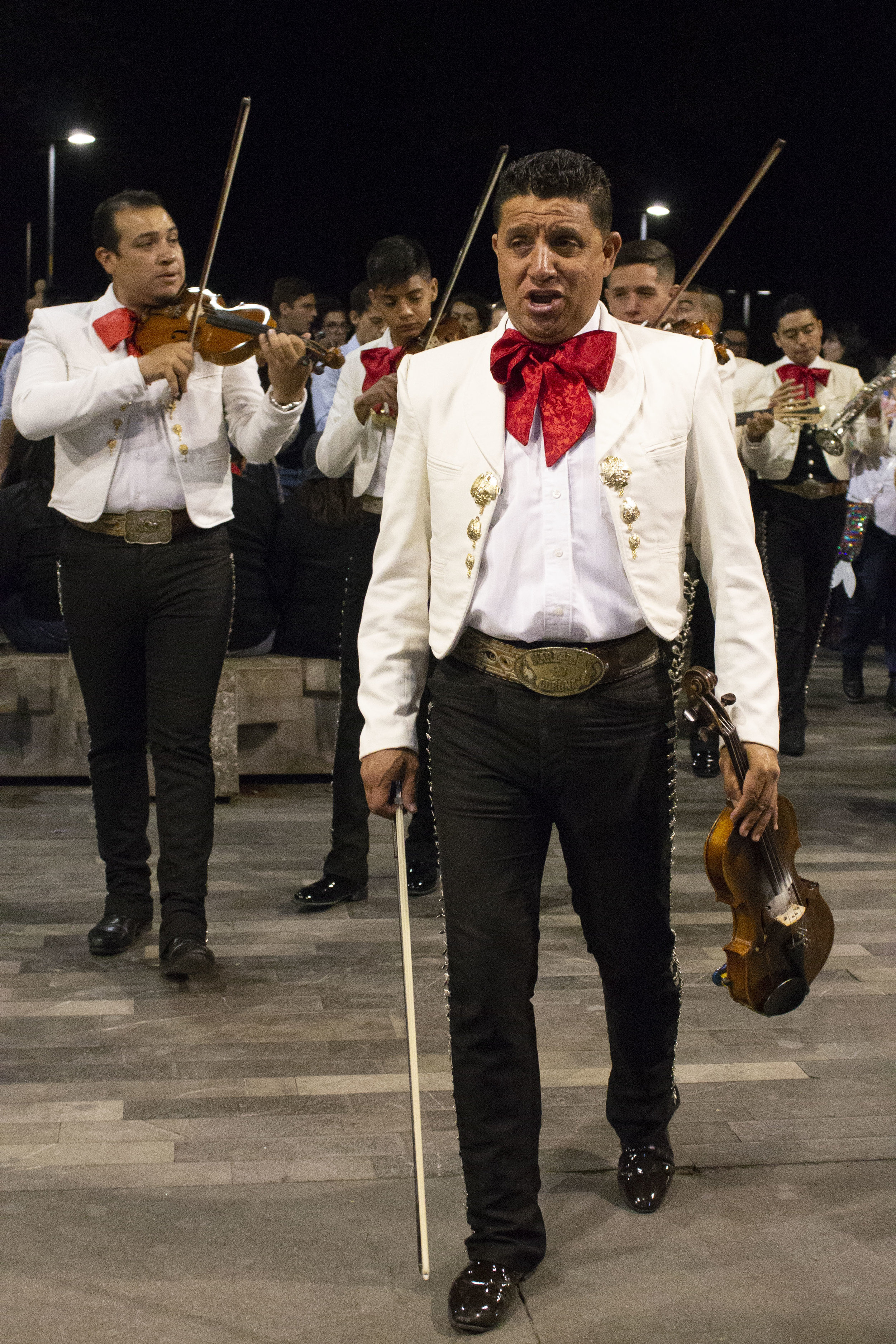 Mariachis_11.jpg