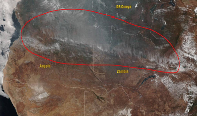 Una imagen de satélite muestra el fuego que cruza por Angola, Zambia y el Congo. Fecha 25 agosto 2019. Foto vía Nasa