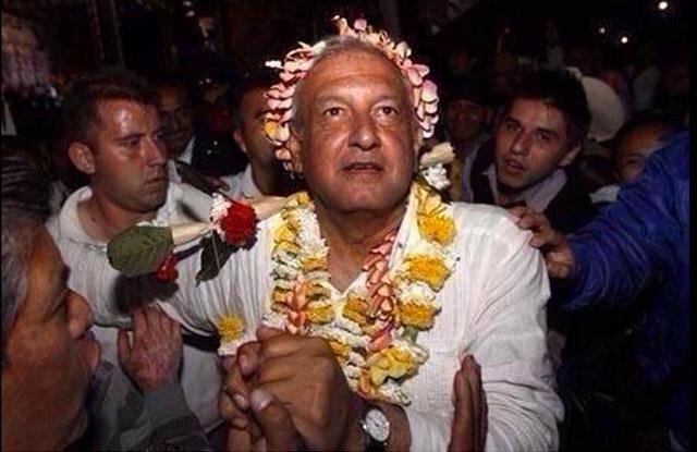 amlo-flores.jpeg