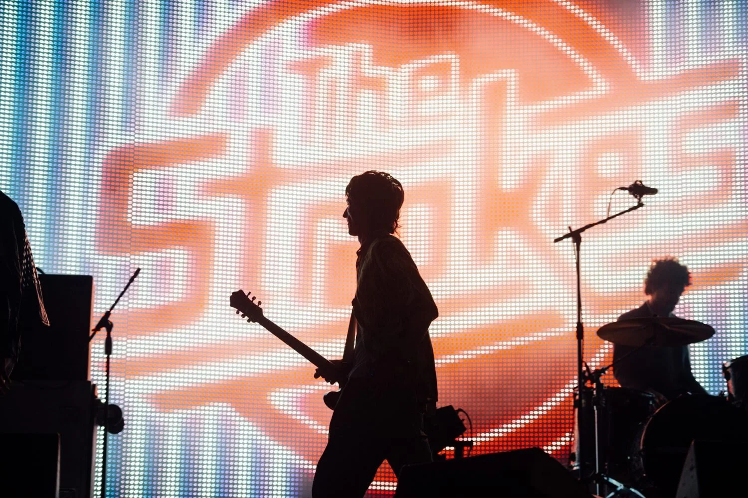 ¡2020 aquí vamos! The Strokes estrena canción y anuncia nuevo disco
