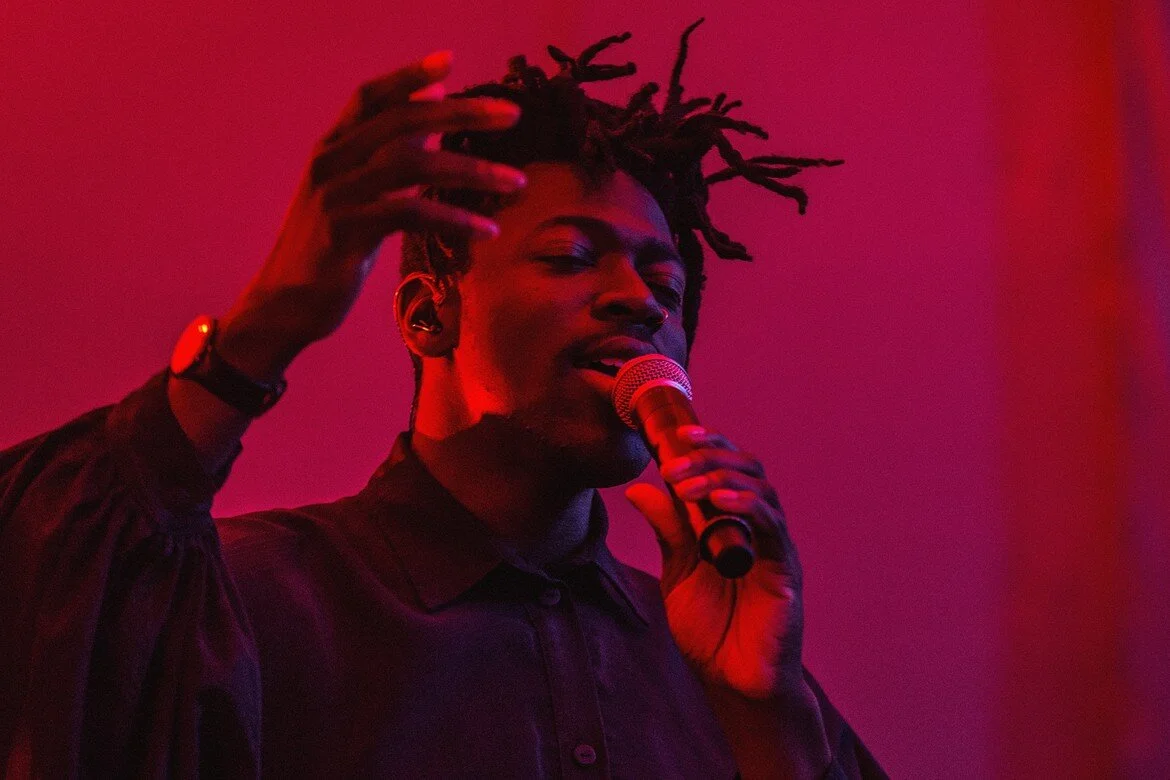 Moses Sumney presenta: græ