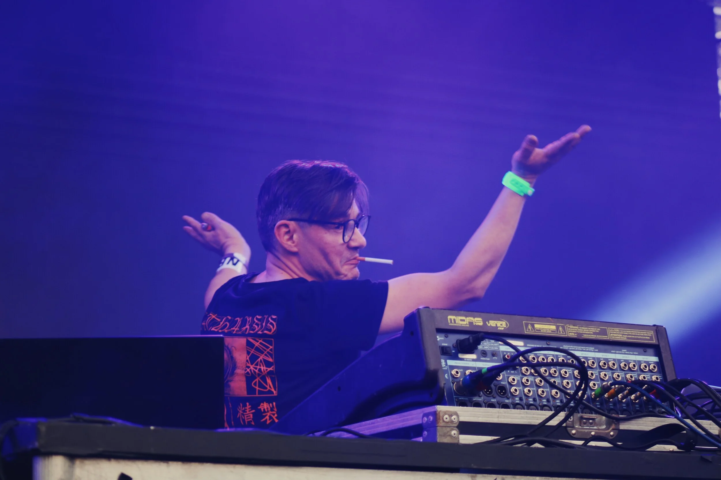 Byetone: una transición a la estética de las frecuencias