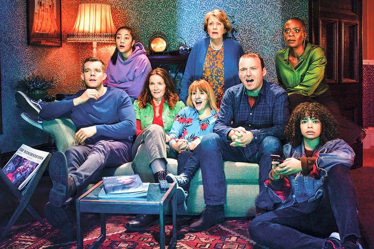 'Years and Years': lo más cercano al futuro que verás en una serie