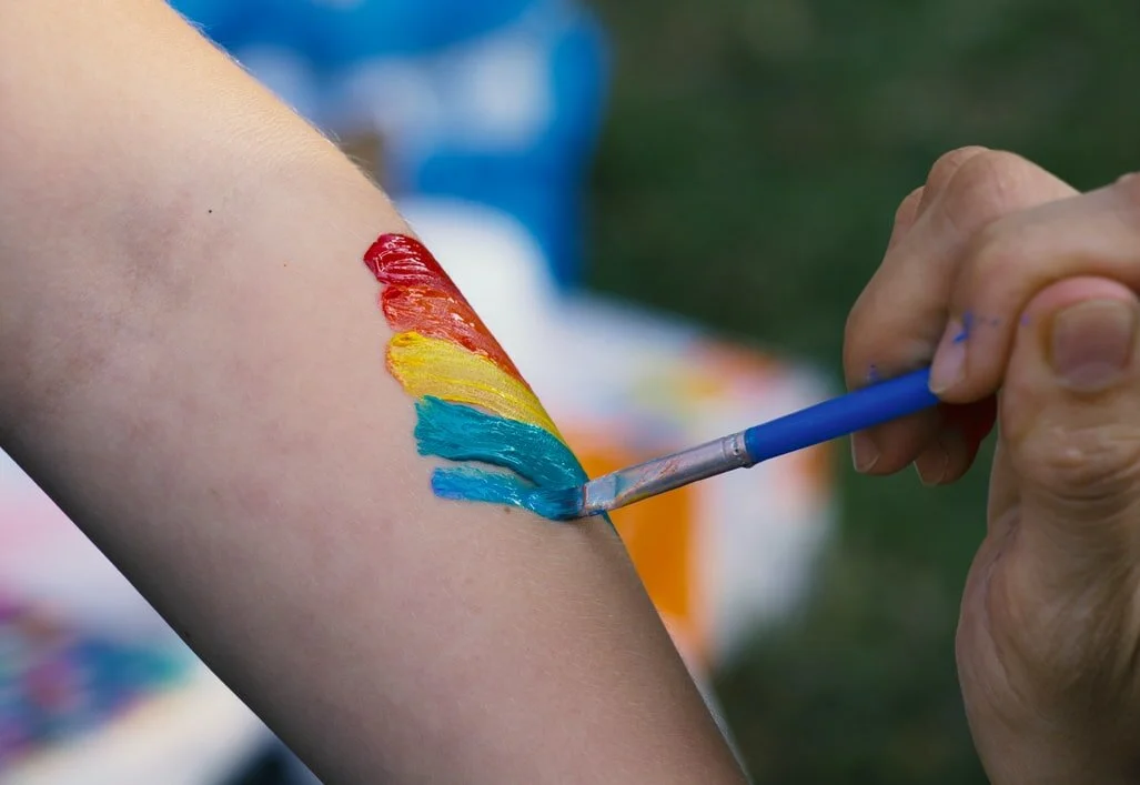 “Romper el silencio”: Día Internacional Contra la Homofobia, la Transfobia y la Bifobia