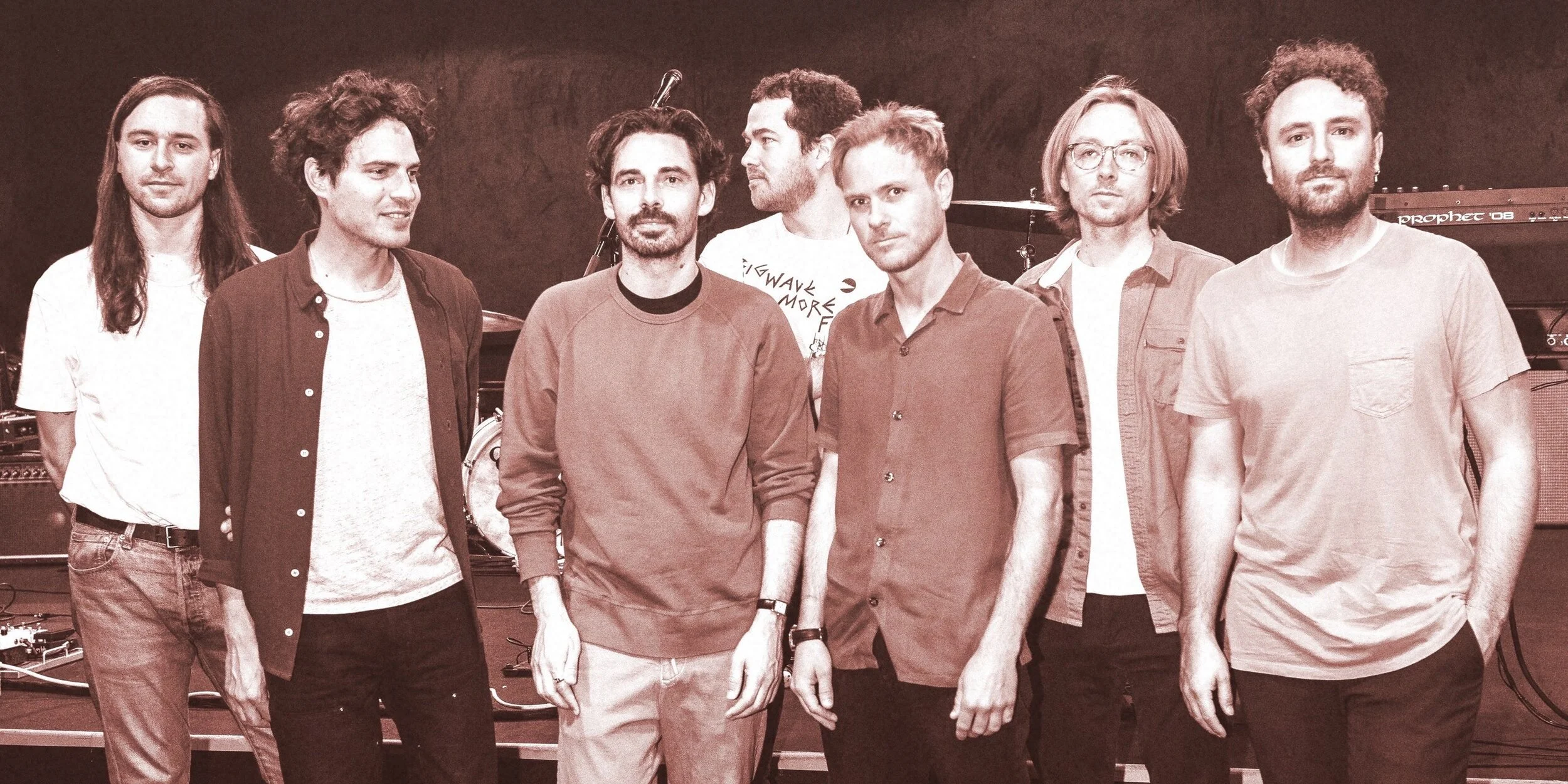 Un encuentro de Classixx y Local Natives en México derivó en "Weekends"