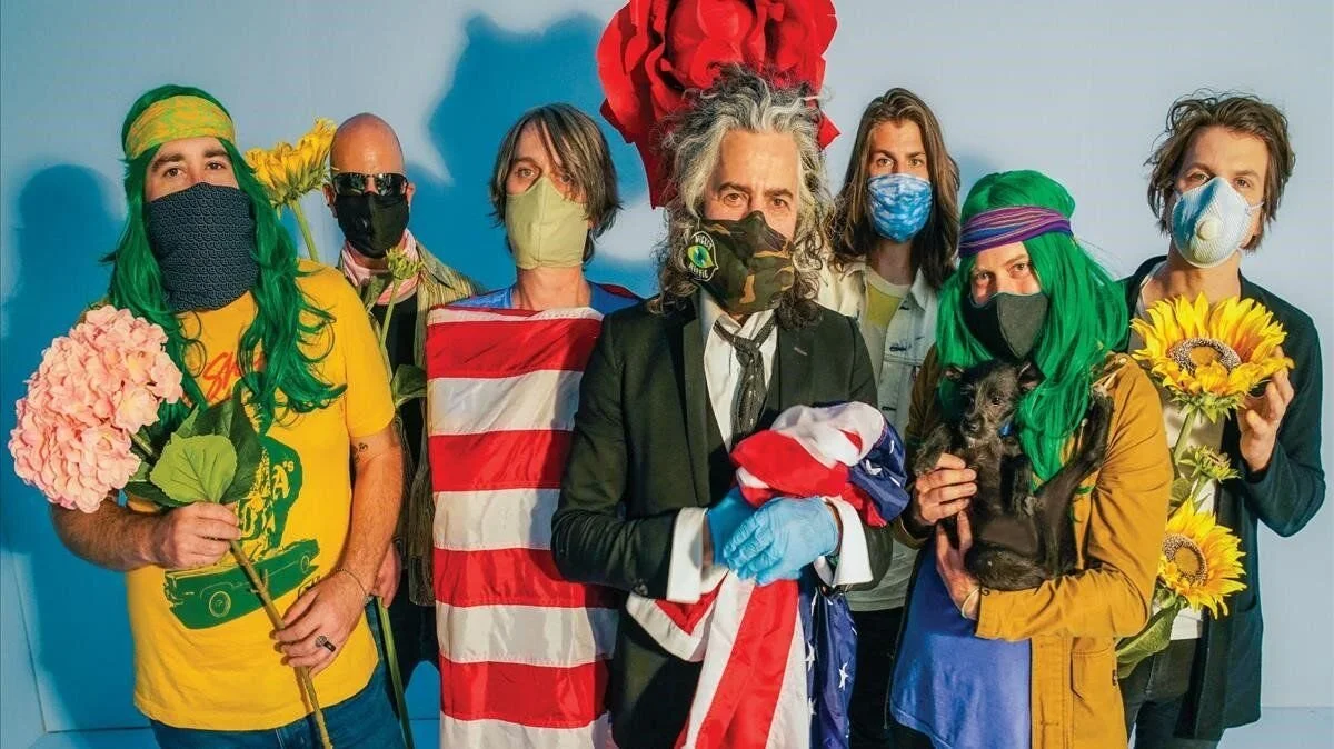 The Flaming Lips anuncia línea de gomitas de cannabis para show de burbujas del 4/20 y  estrena video de “At The Movies On Quaaludes”