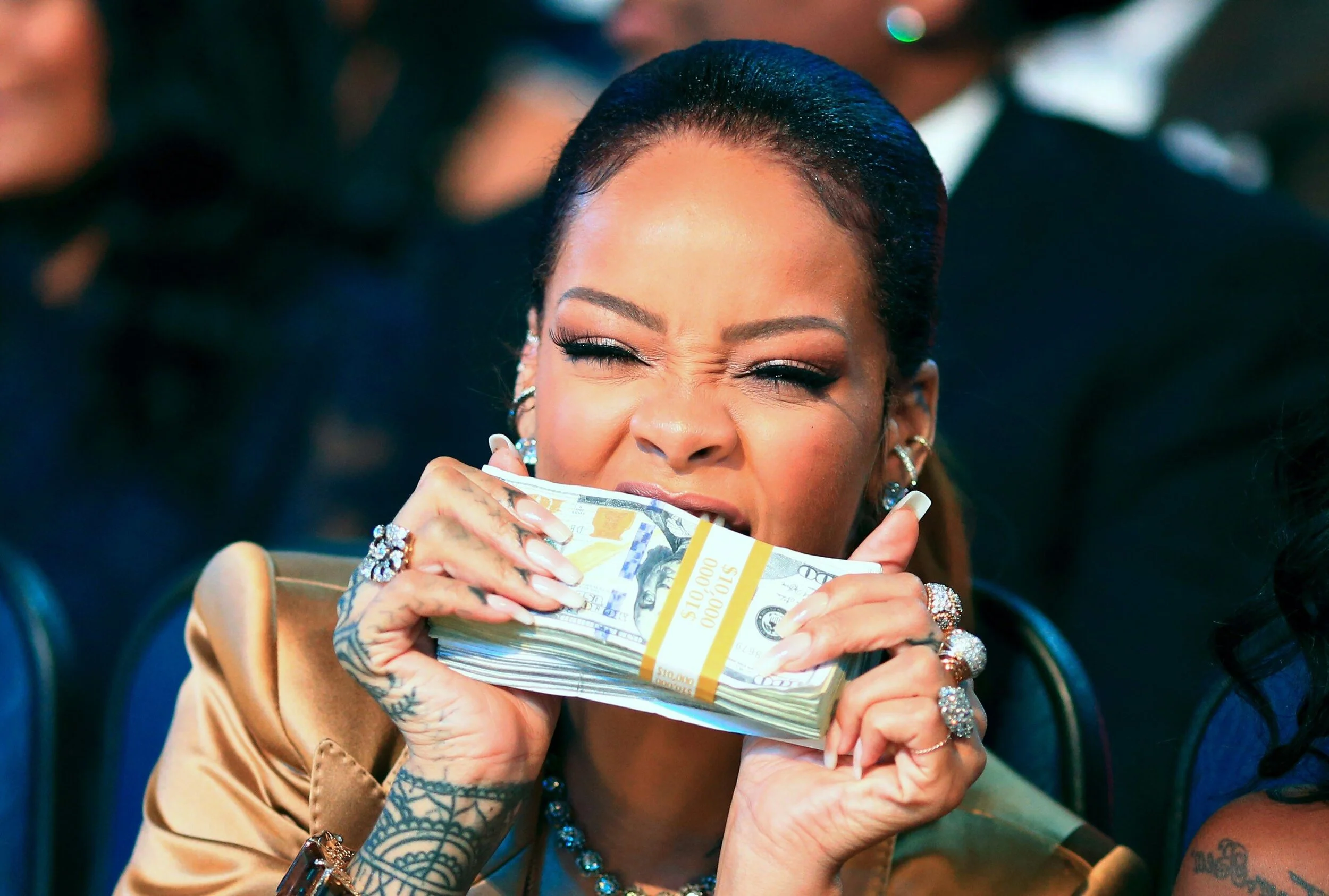 ¡Rihanna es la artista musical femenina más rica del mundo!