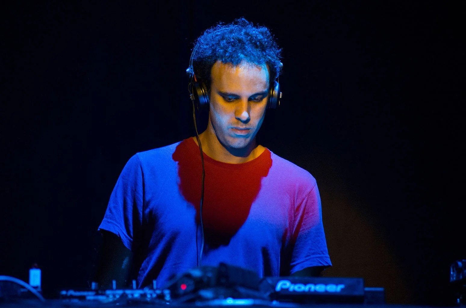 Four Tet actúa legalmente contra Domino Records por derechos de streaming