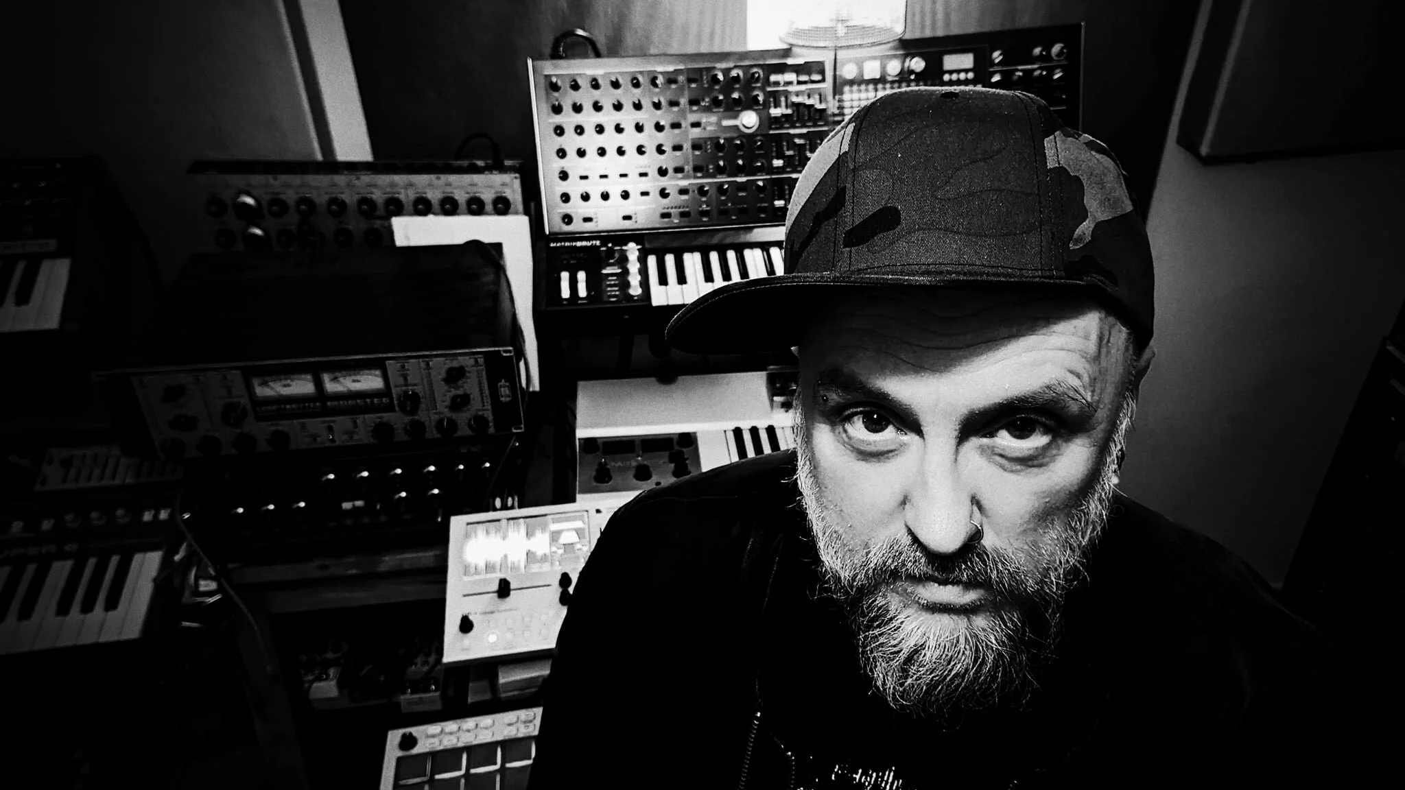 La obra transgresora en fraseo y sonido de The Bug