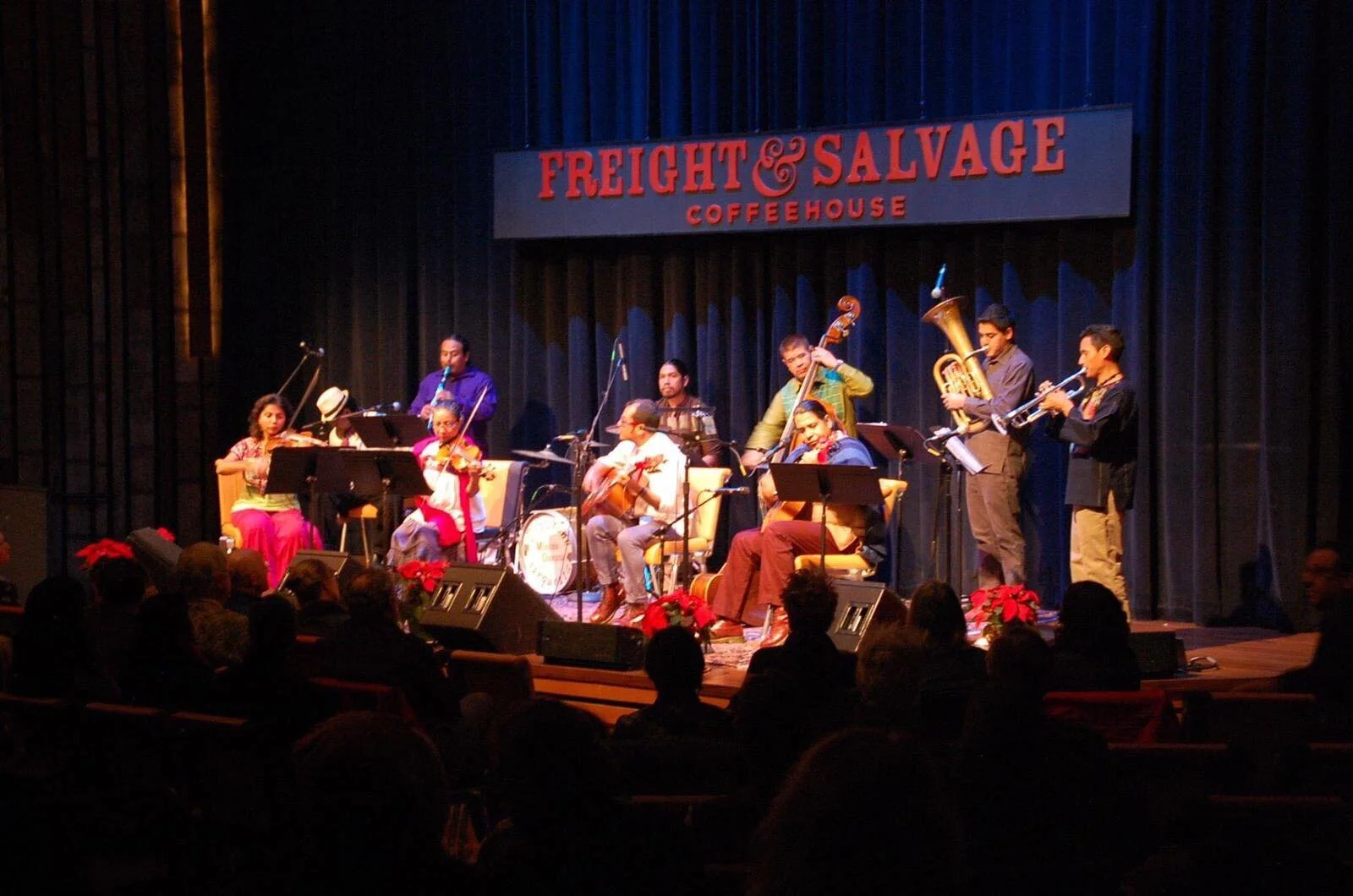 “Un viaje imaginario de otro espacio y otro tiempo”: Pasatono Orquesta en Ibero 90.9