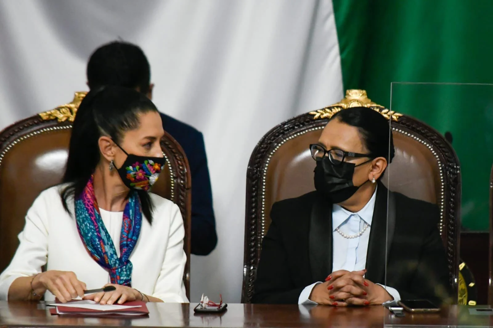 Presume Sheinbaum vacunación contra COVID-19 en Tercer Informe