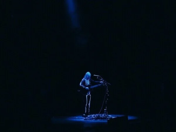 Phoebe Bridgers coverea “That Funny Feeling” de Bo Burnham, con apoyo al aborto