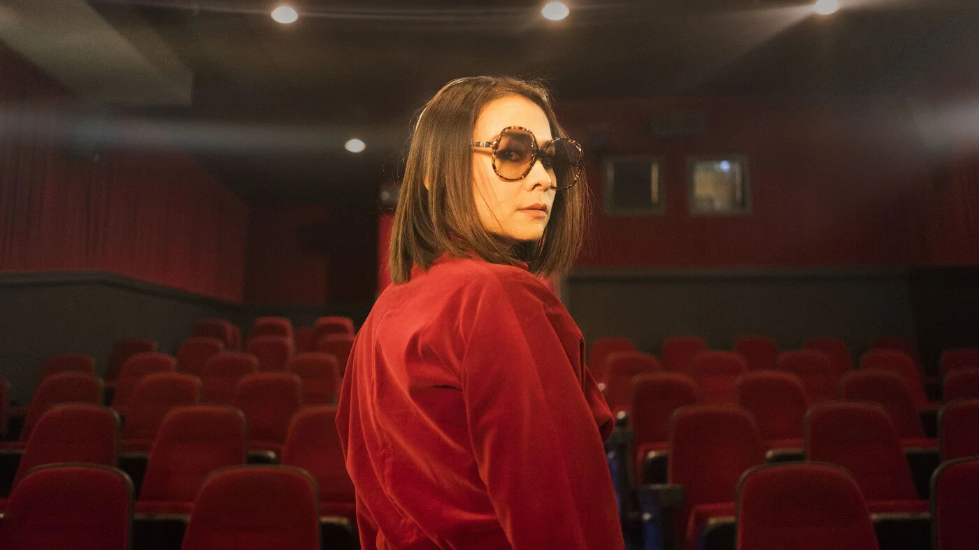 Mitski regresa a enfrentar el mundo con "Working for the Knife"