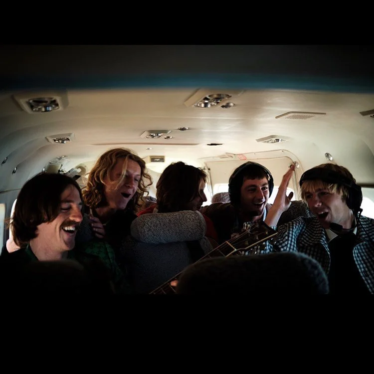 Parcels nos regala otra antes de estrenar su álbum: "Theworstthing"