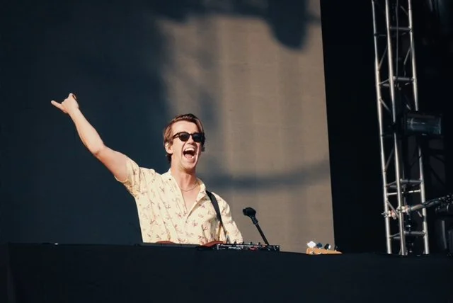 SG Lewis dejó tintes coloridos y samples de música disco en el Corona Capital 2021