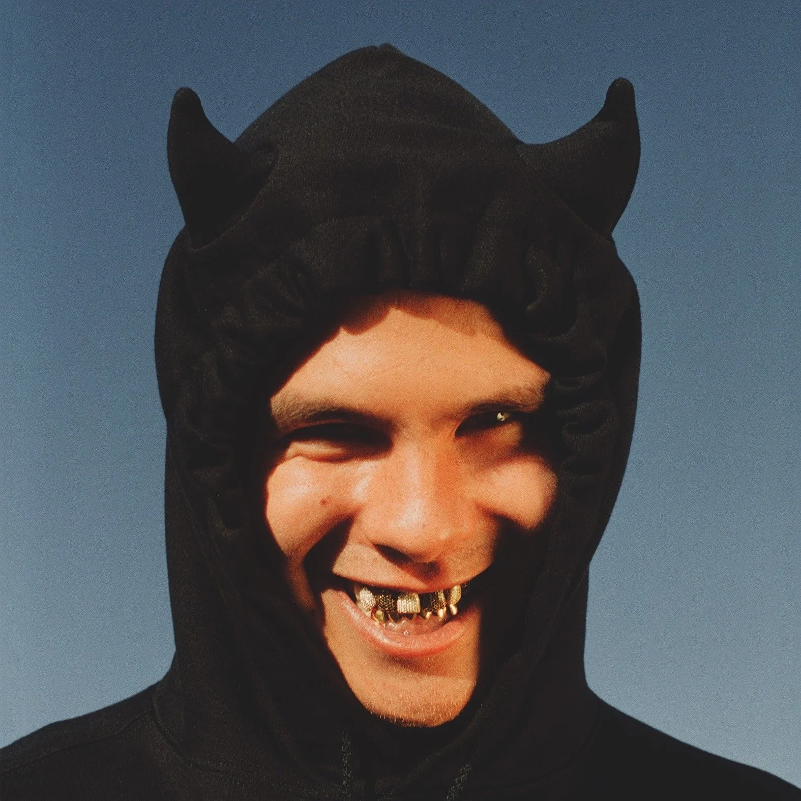 Dos mundos interiores en 'Tyron' de slowthai