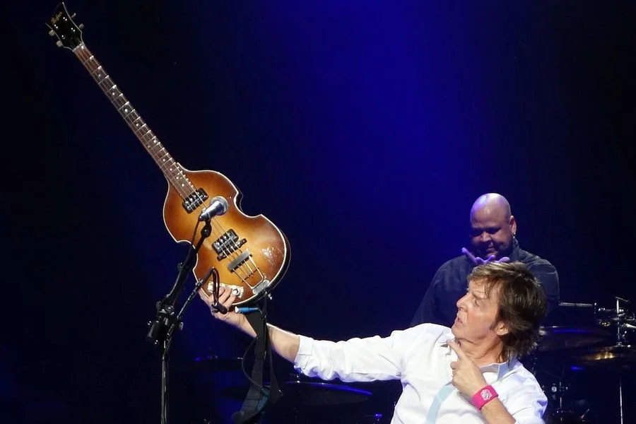 Instrumentos de Paul McCartney y Eddie Vedder rompen récord de subasta