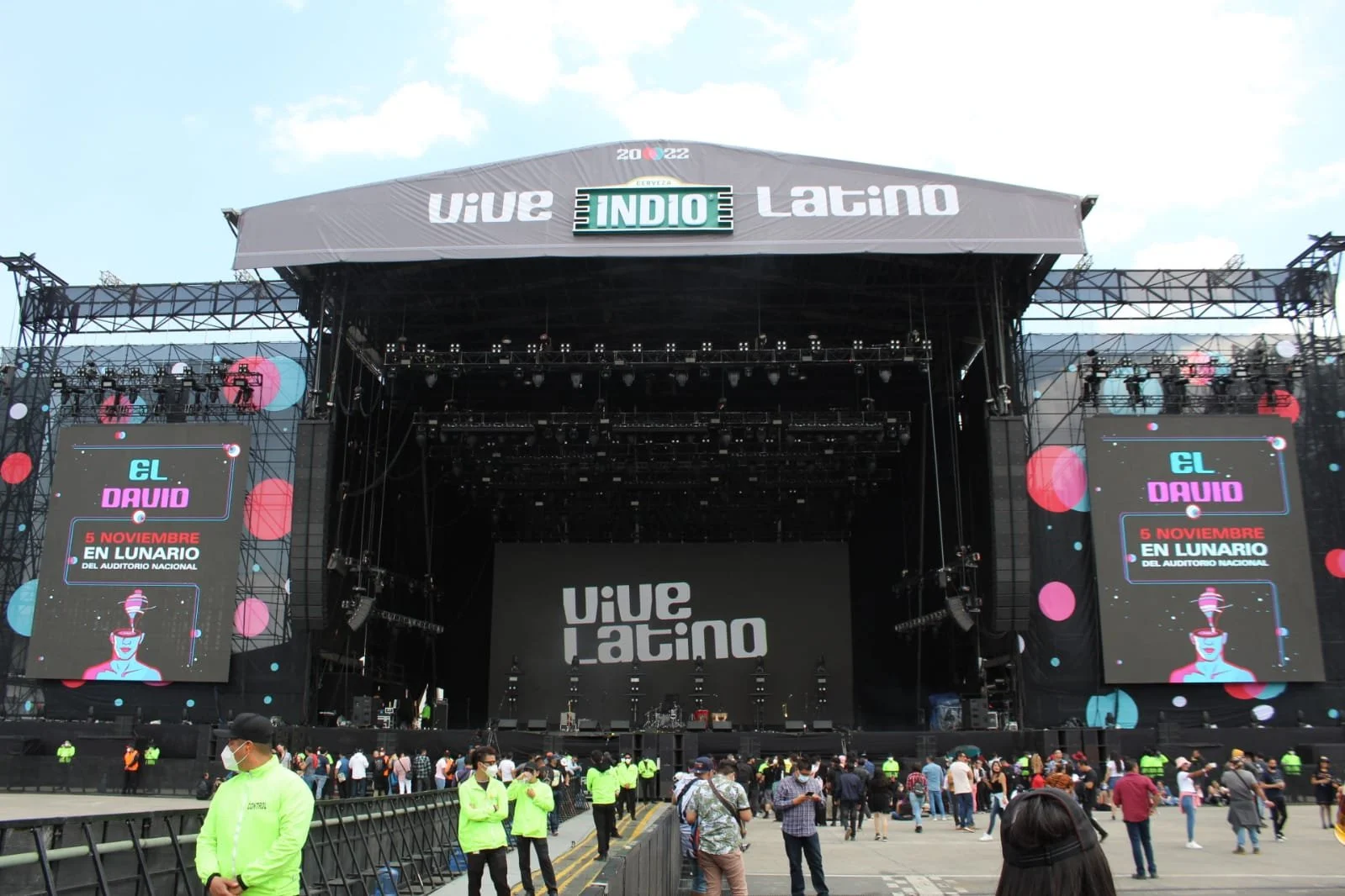 ¡Okills y Blssom abren el Vive Latino 2022!