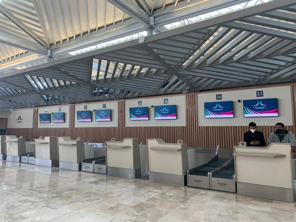 Entre marimbas y disfraces se inaugura el AIFA