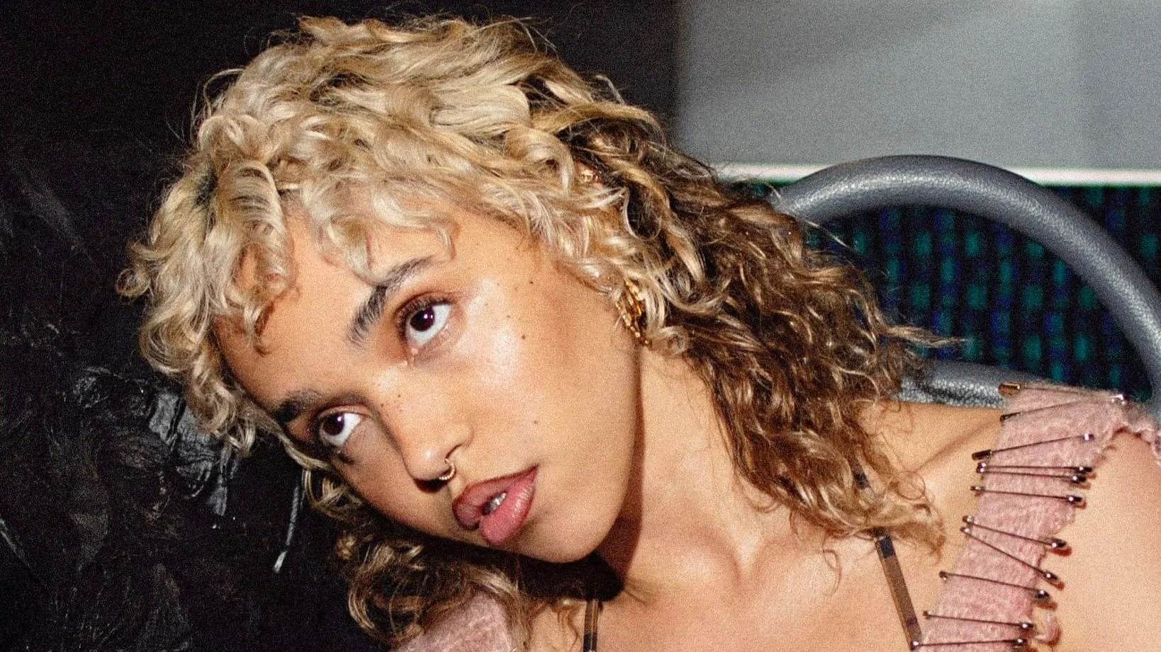 FKA twigs te ayuda a dominar tus demonios con el nuevo video de “Thank You Song”