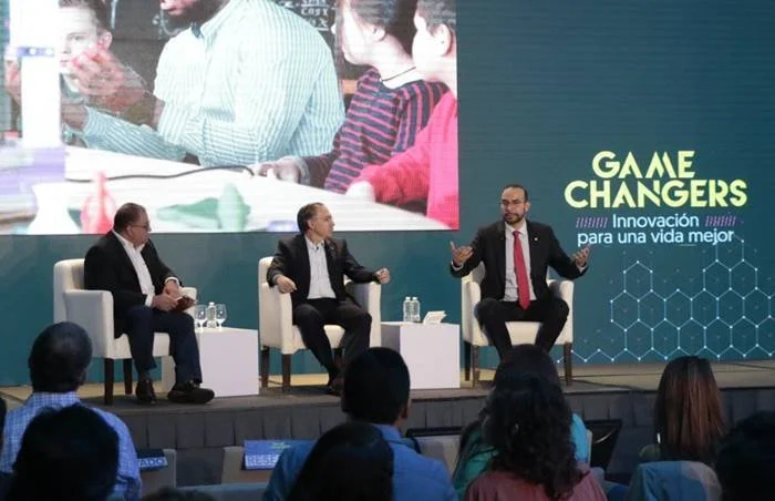 Hay que ser tecnológicos, pero con humanidad, empatía y tolerancia: Rector Luis Arriaga