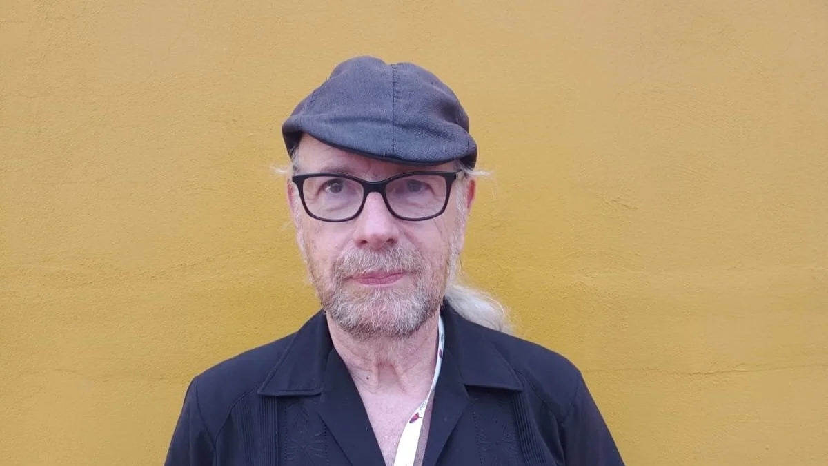 Coleccionar mariposas: Entrevista con Daniel Mordzinski el fotógrafo de los escritores