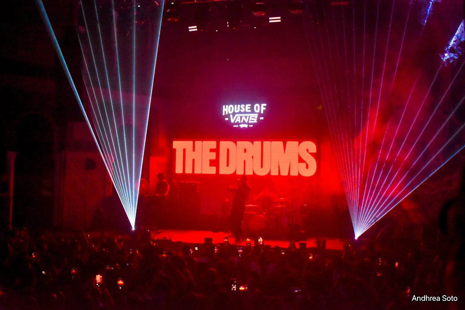 Entre baile y nostalgia, The Drums conquista House of Vans