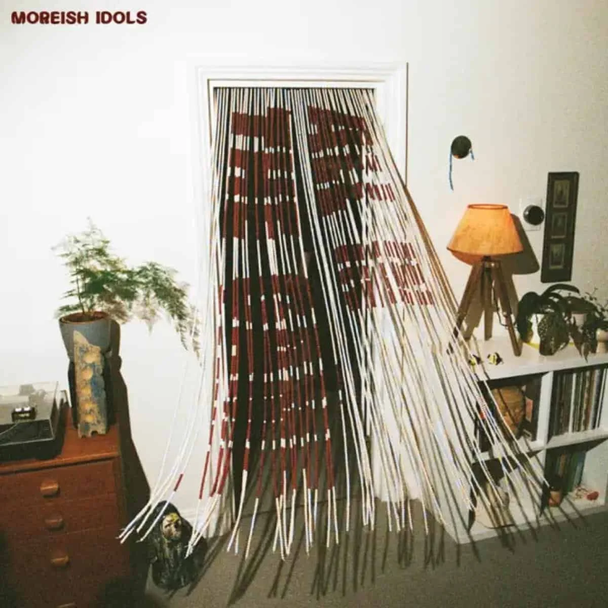 Portada del disco All In The Game de Moreish Idols