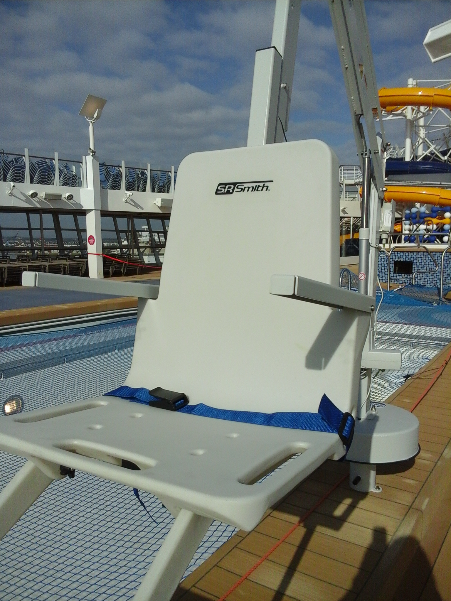 splash-rmt-pool-hoist-seat-cruise-ship-diability-access.jpg