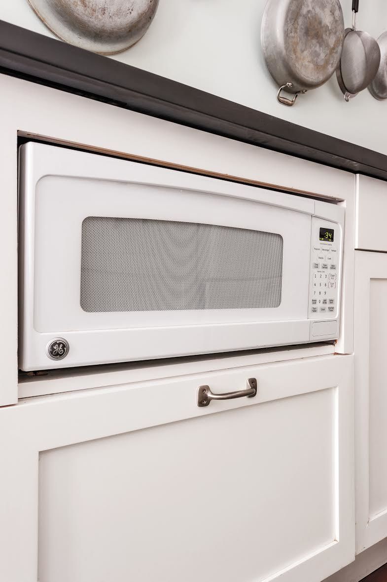 microwave-under-counter-ann-desaussure-davidson-scott-davidson-matthew-williams-remodelista-book.jpg