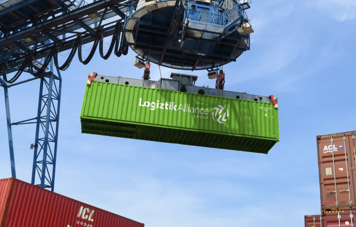 Logotipo aplicado en container