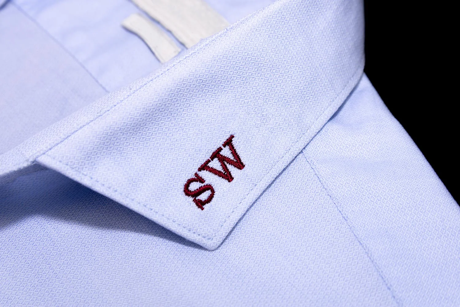 Embroidered dress shirt collar