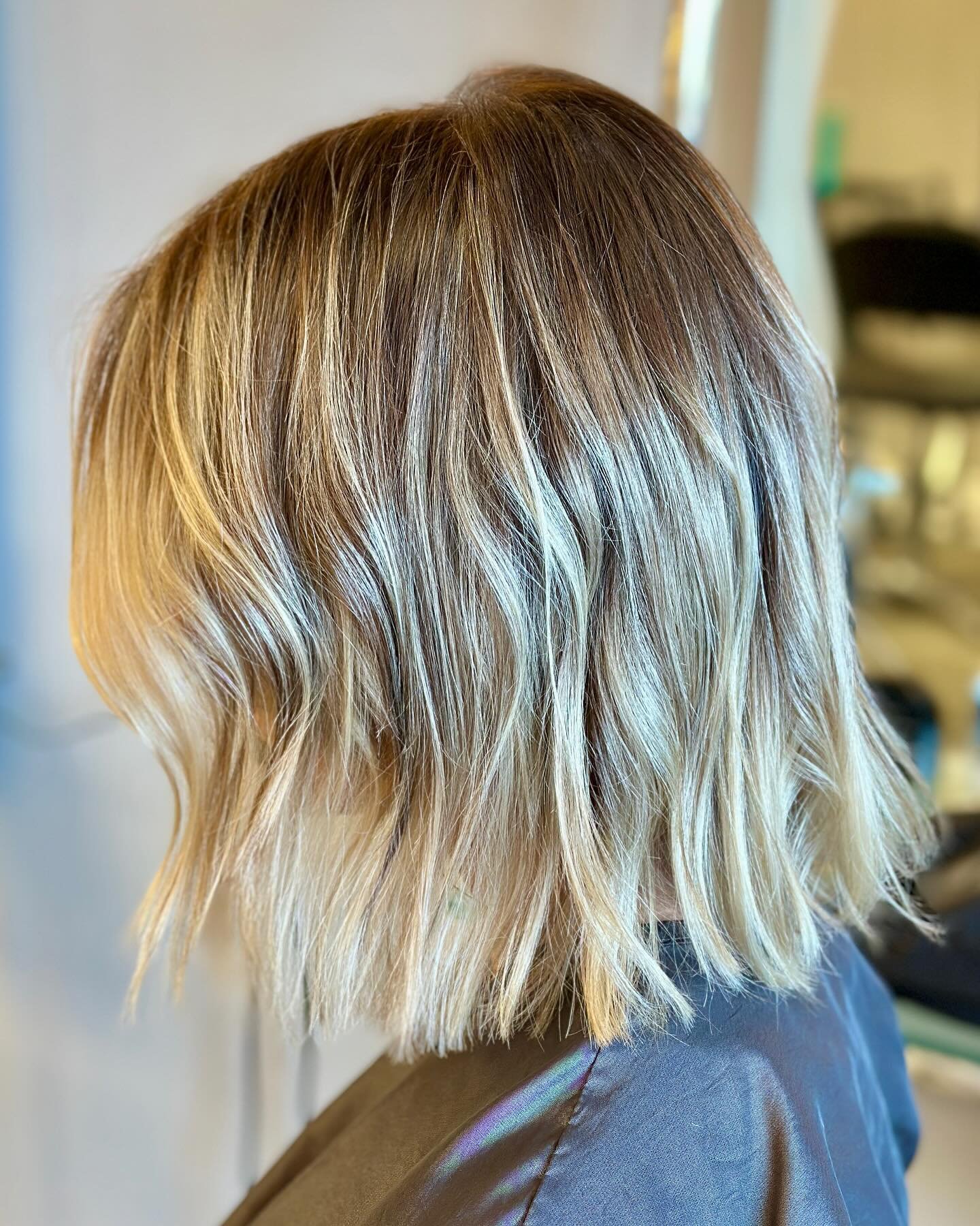 Who else wants a balayage and bob cut? 🙋🏽&zwj;♀️

Perfect for the warm weather and keeping you cool ❄️❄️❄️

Call, text, or email to books yours today! 

#northernvirginiamagazine #northernvirginiahairstylist #northernvirginiahairsalon #northernvirg