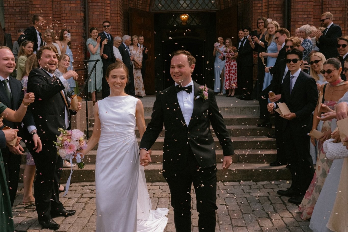 &laquo;&Aring;&aring; Silje!!! For noen utrolig fine bilder du har tatt 🥹💕 Dette var virkelig s&aring; koselig &aring; se. Du har virkelig klart &aring; fange stemningen og de fine &oslash;yeblikkene. Tusen takk!!&raquo;

Tilbakemeldinger fra Hanne