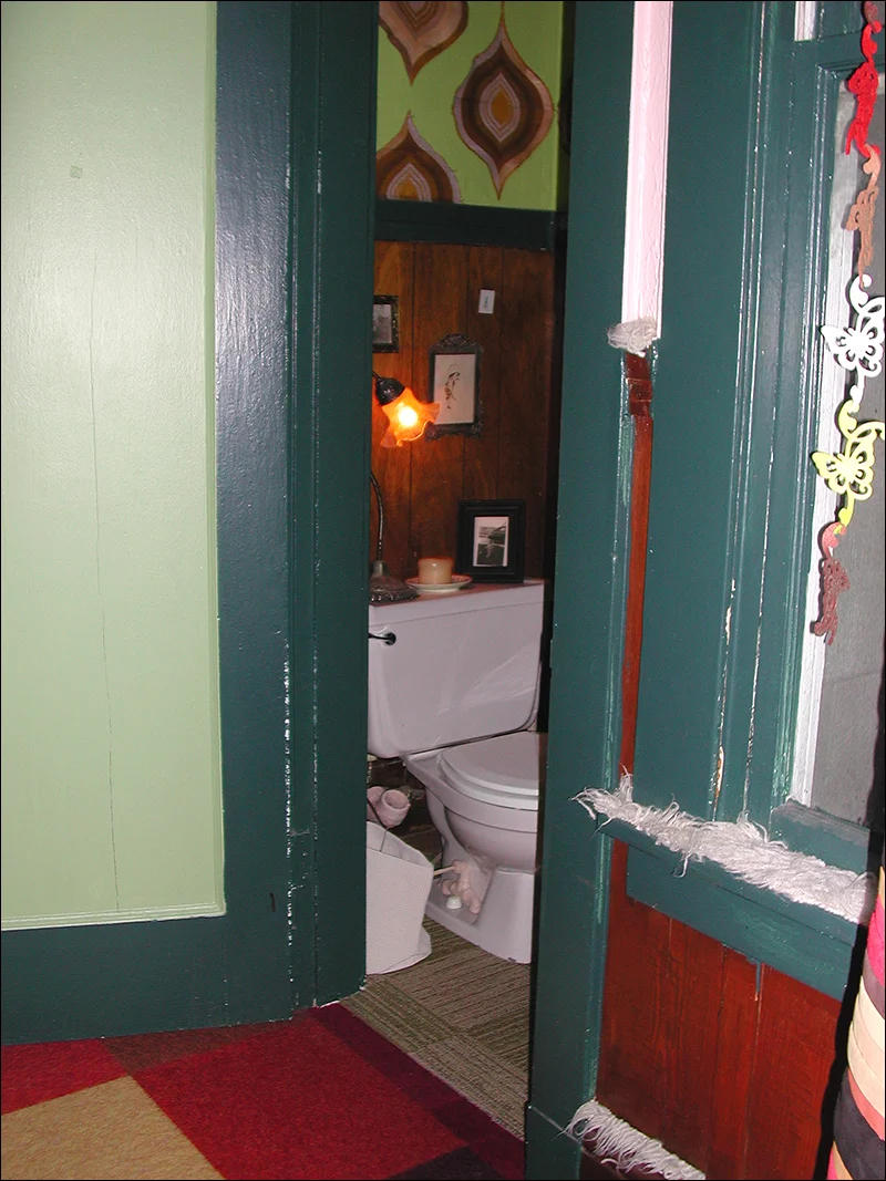 ToiletRoom_9.jpg