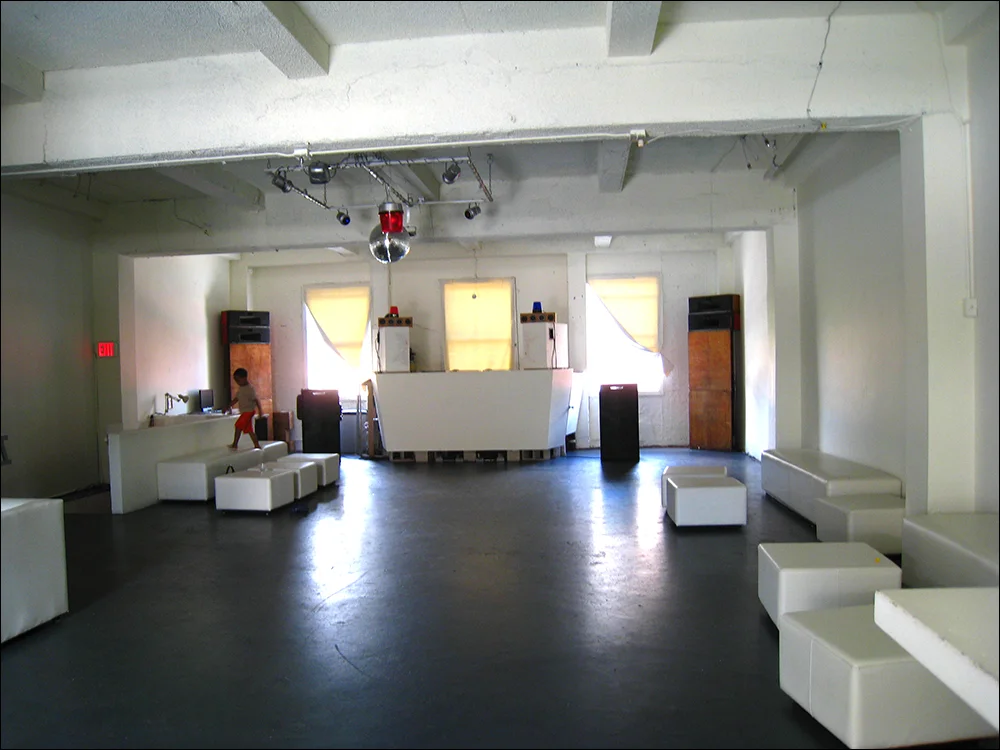 thirtyninehotel before installation