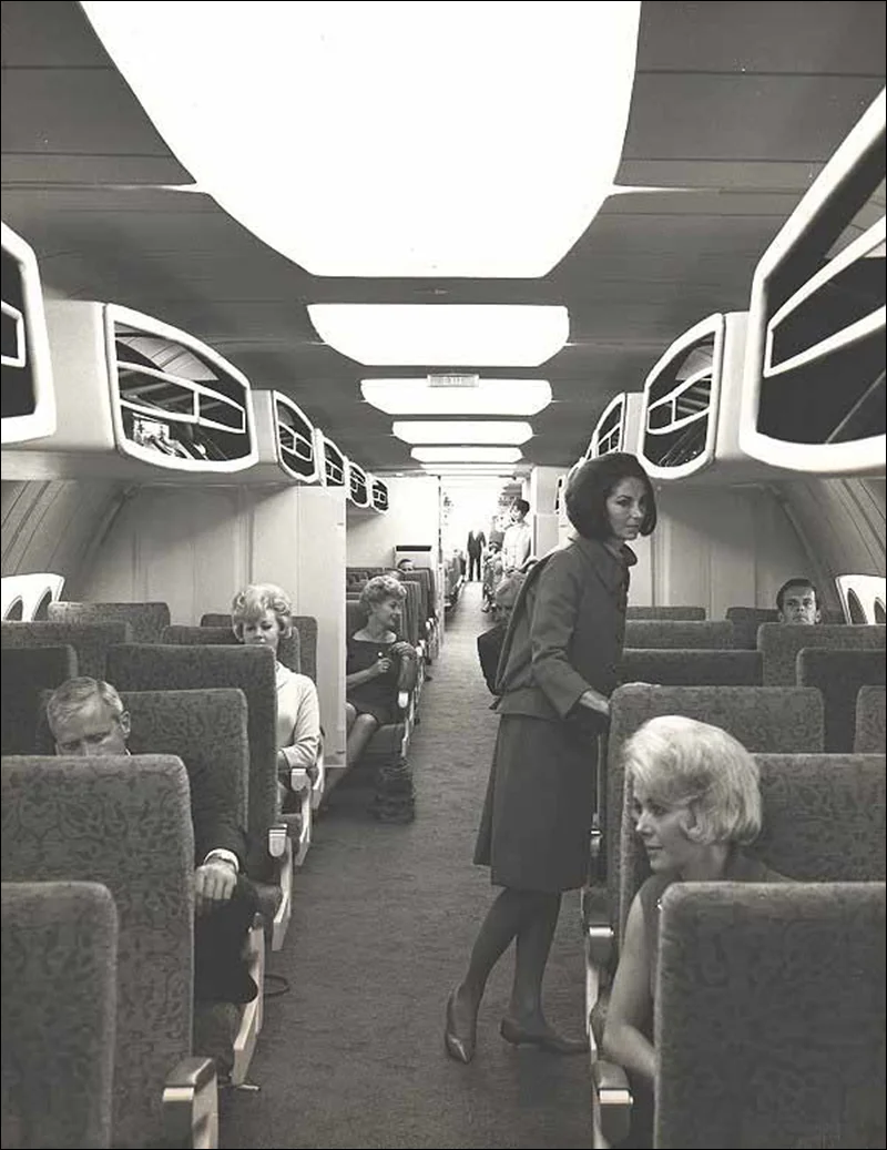 Stewardess_3.jpg