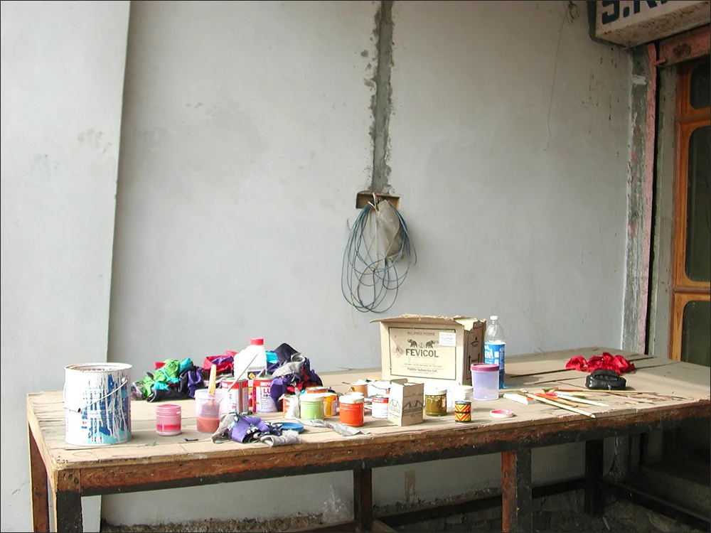 Work space for paints