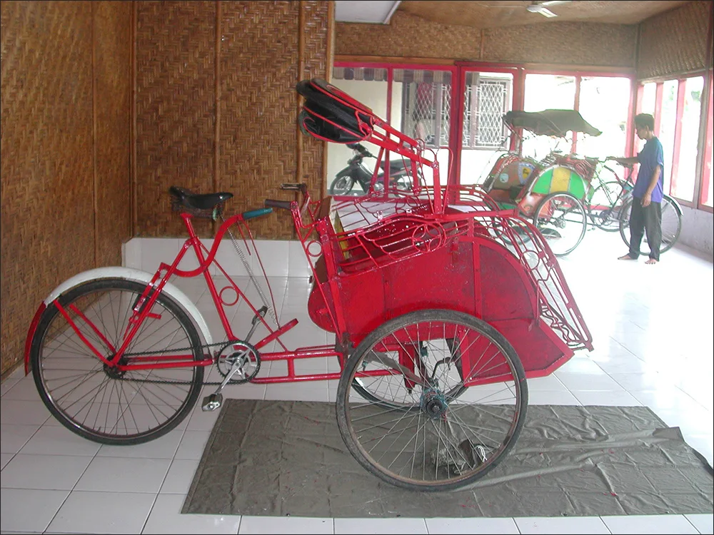 Becak temporary painting and showcase space