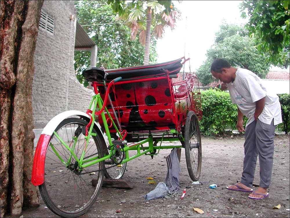 Gipar repairing Ladybug #7
