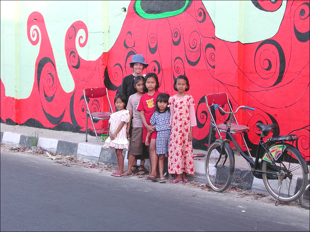 Megan-first-mural-with-kids-#2.jpg