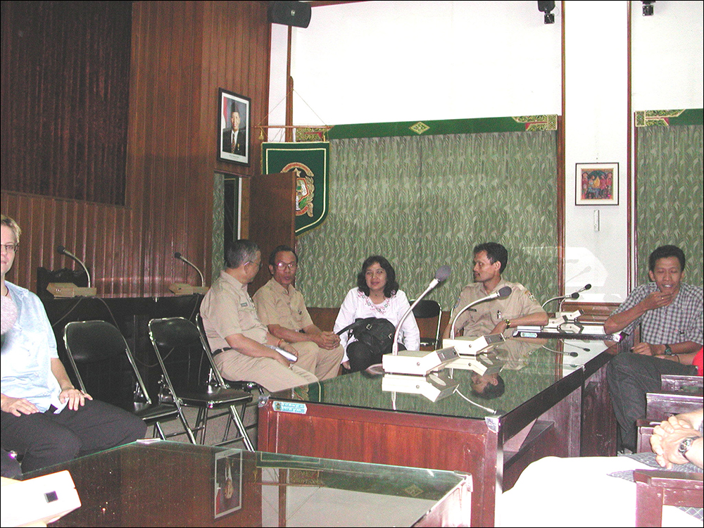 conference-room-with-Mayor-and-staff-#3.jpg