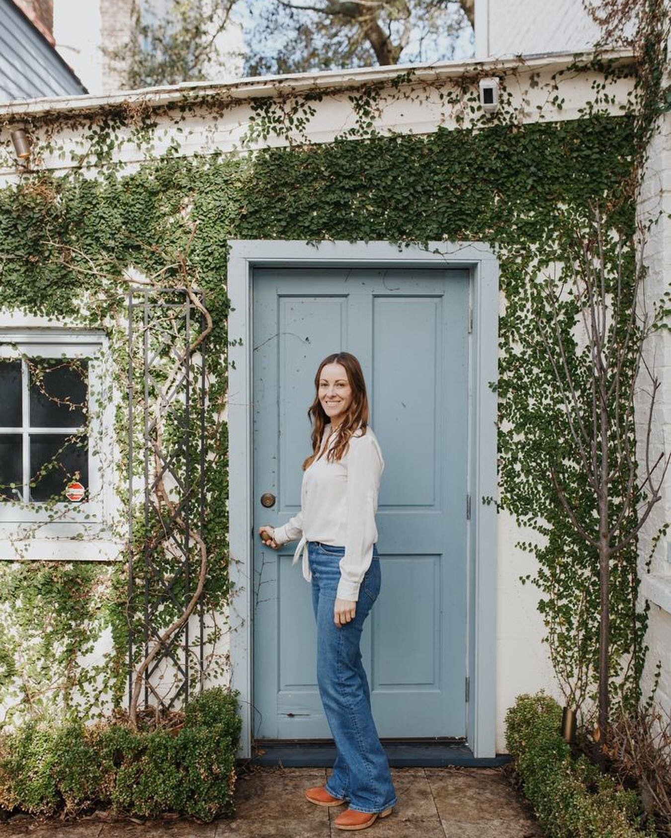 Spring has sprung. Excited to get new paint on this charming exterior. 
.
.
.

#Charlestoninteriordesigner #explorecharleston #customhome #charlestoninteriordesign #historiccharleston #thisplacematters #historichome #historicpreservation #historicint