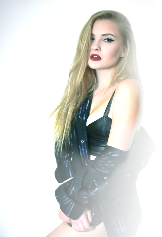 Pre-Save Kerrigan Barry's Newest Single "Hate Yourself"