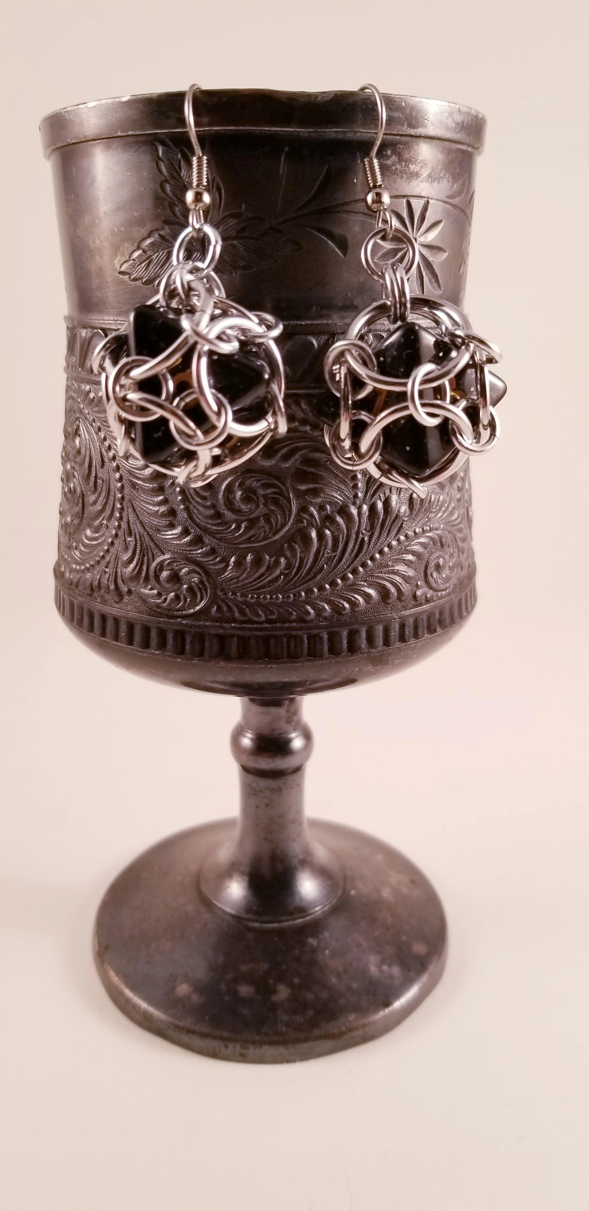 Earrings- Dice d8 Black Sparkle