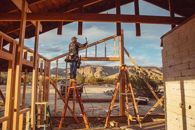 Thought the framing in this photo was nice. 😂🤣 #PunIntended #ImNotFunny #Itry⠀
.⠀
.⠀
.⠀
.⠀
.⠀
#RanchoMorongo #MorongoValley #MorongoValleyHouse #WelcometoMorongoValley #OffTheGrid #Highdesert #DesertHome #Desert #MojaveDesert #DesertLife #Construct
