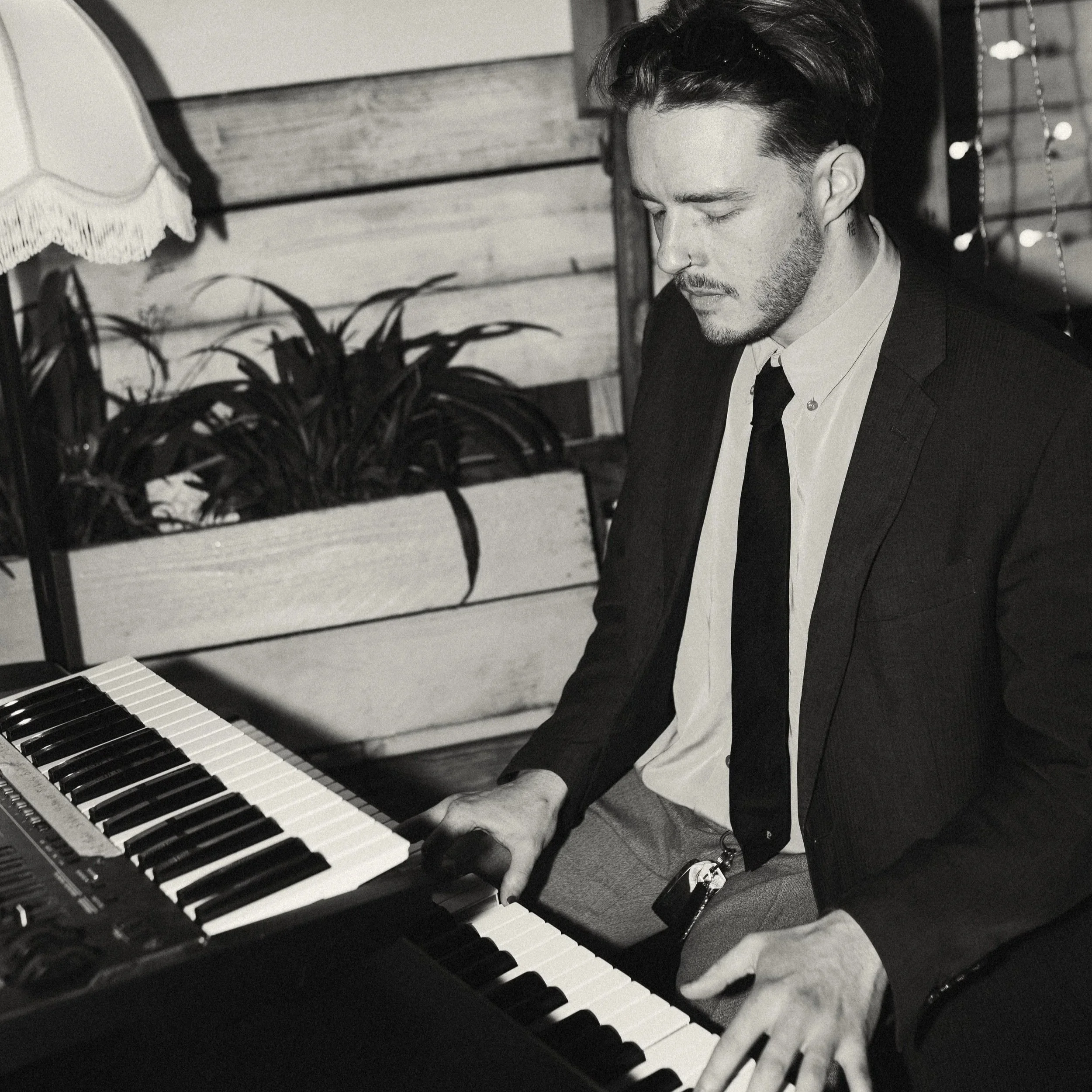 WED 27 AUG - OSCAR ROSE