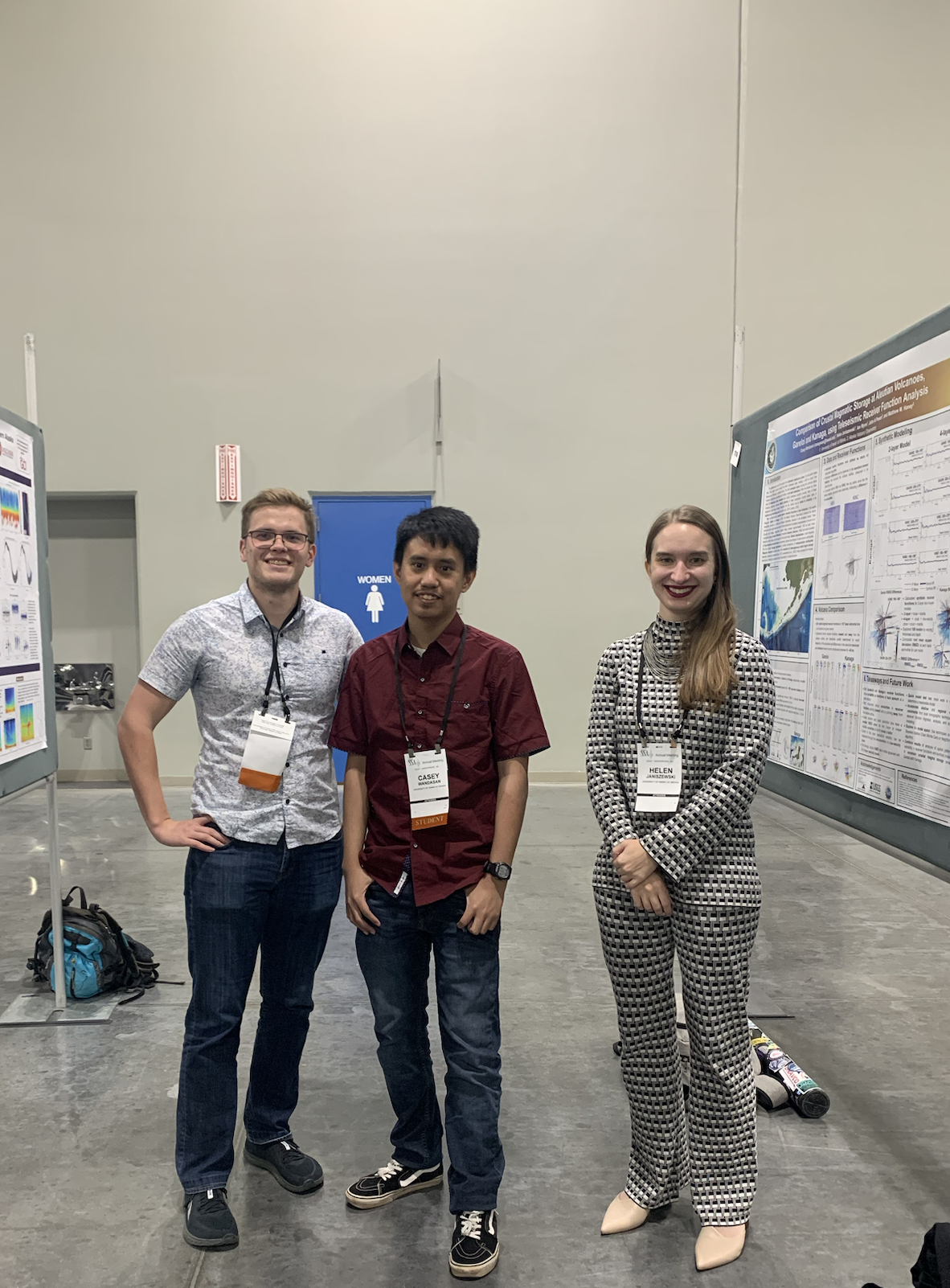  PhD student Ian Wynn, and undergraduate Casey Wandasan with Helen at the 2024 SSA Annual Meeting. 
